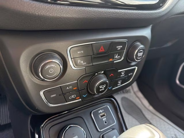 2021 Granite Crystal Metallic Clearcoat Jeep Compass Limited 4X4 SUV