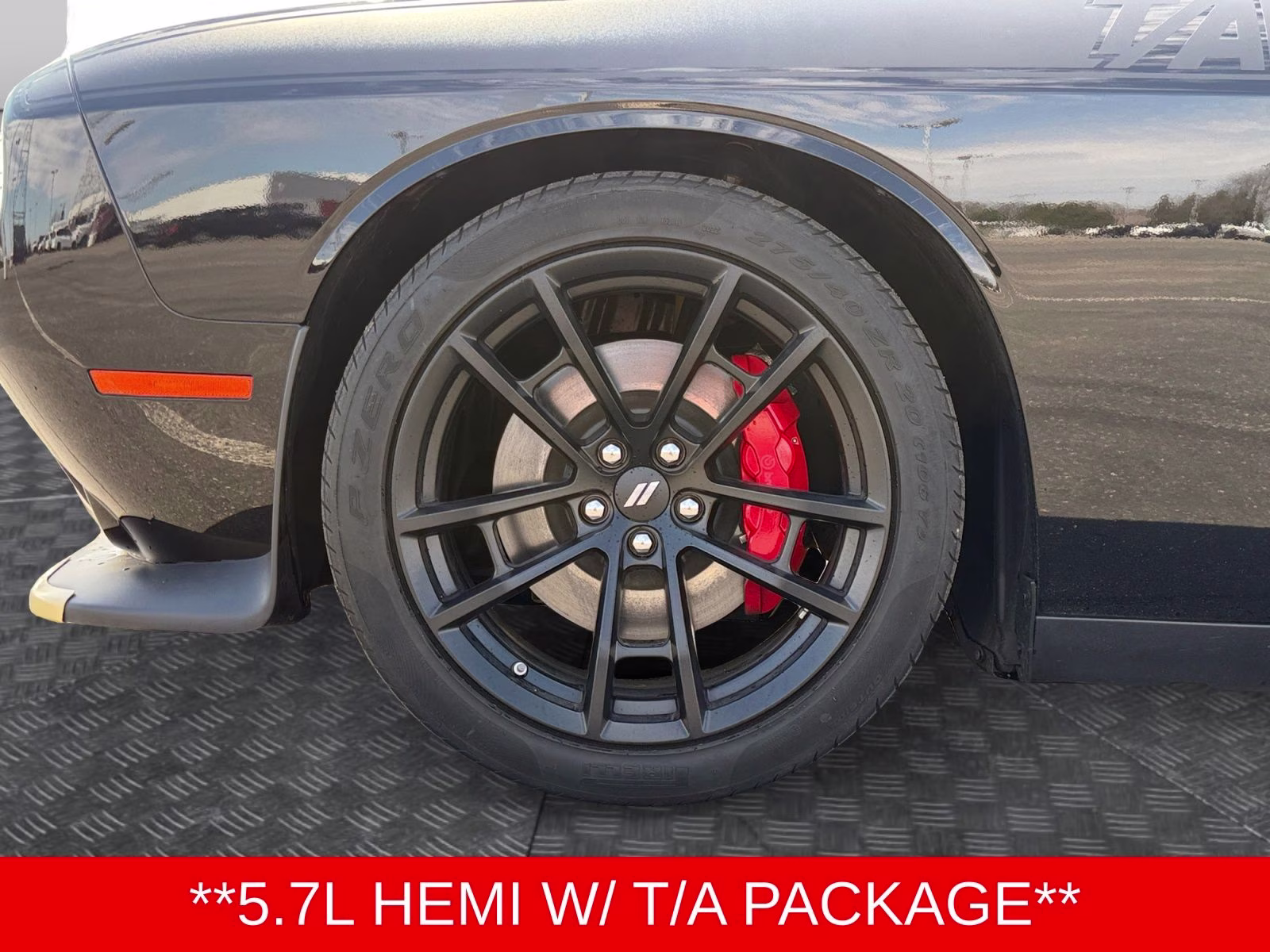 2022 Pitch Black Clearcoat Dodge Challenger R/T RWD Coupe