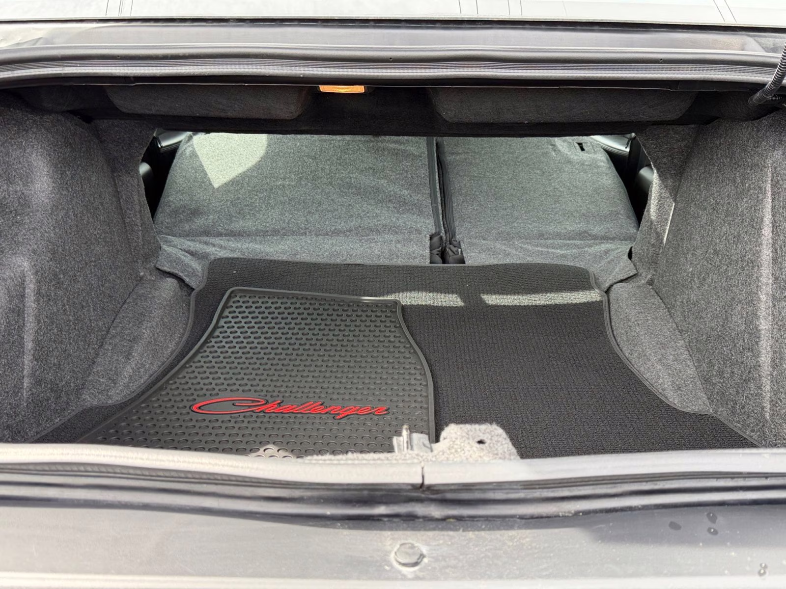 2022 Pitch Black Clearcoat Dodge Challenger R/T RWD Coupe