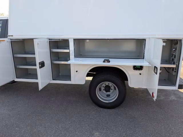 2026 Oxford White Ford Super Duty F-350 DRW XL 4X4 Truck