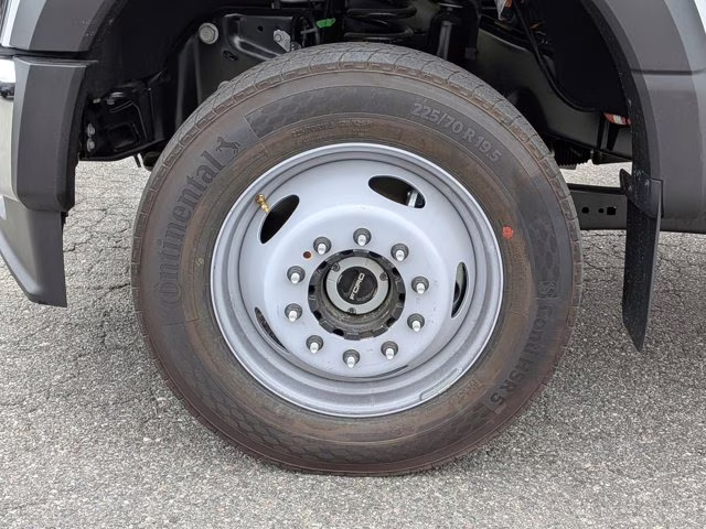 2026 Oxford White Ford Super Duty F-550 DRW XL 4X4 Truck