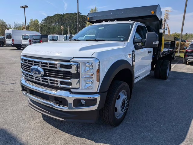 2026 Oxford White Ford Super Duty F-550 DRW XL 4X4 Truck