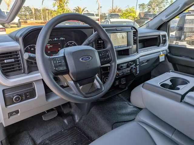 2026 Oxford White Ford Super Duty F-550 DRW XL 4X4 Truck