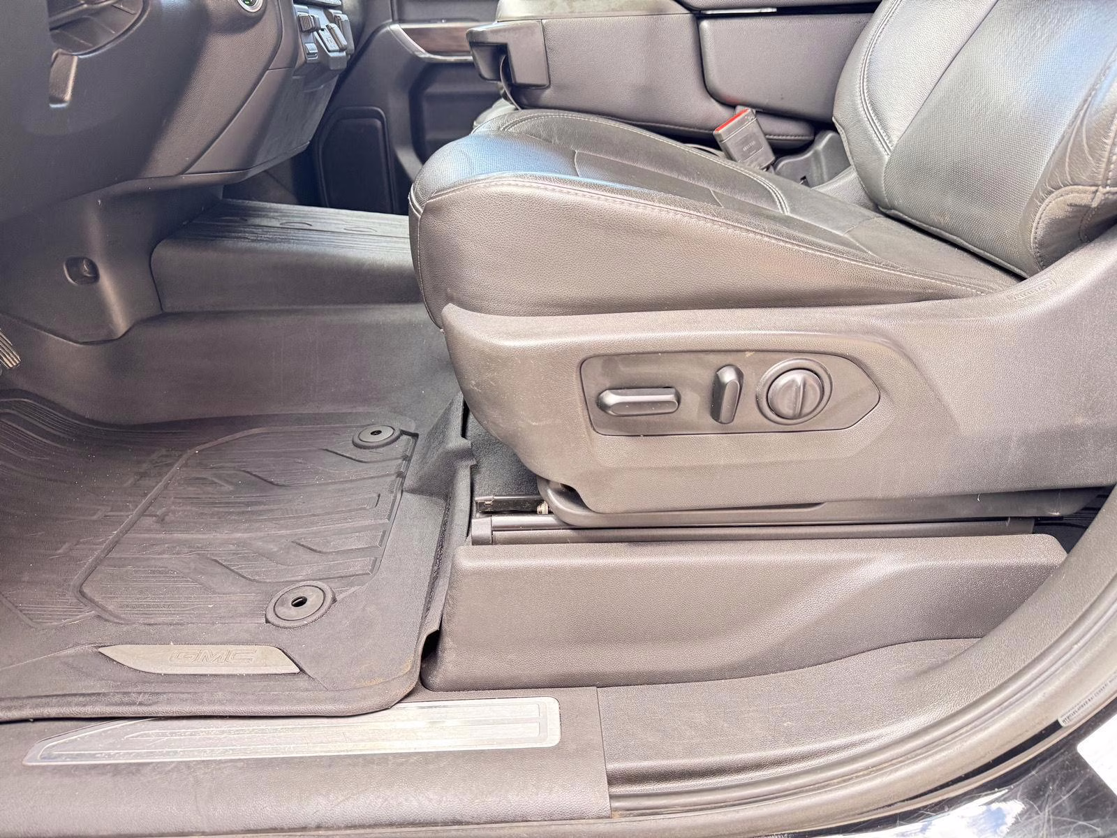 2019 Onyx Black GMC Sierra 1500 SLT 4X4 Truck