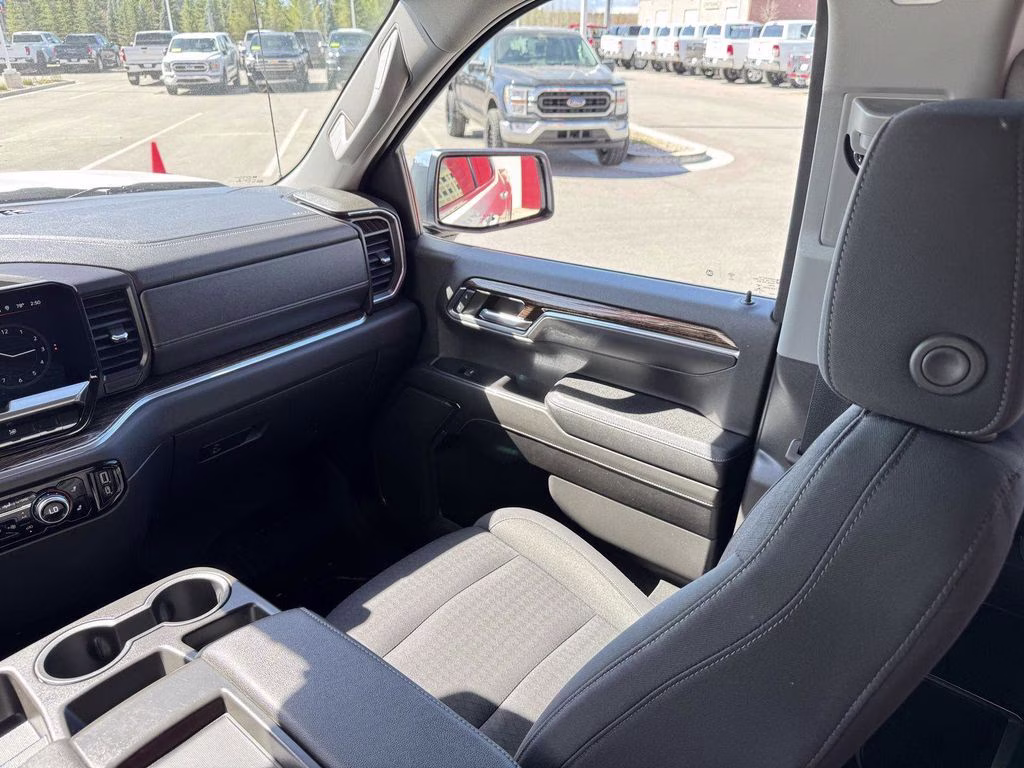 2023 Summit White GMC Sierra 1500 SLE 4X4 Truck