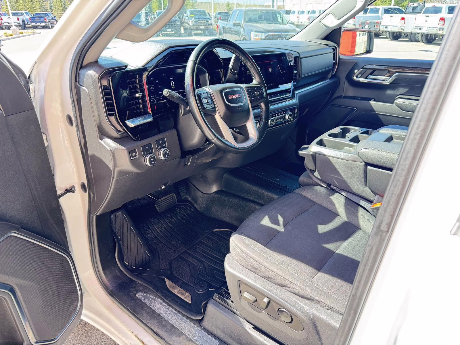 2023 Summit White GMC Sierra 1500 SLE 4X4 Truck