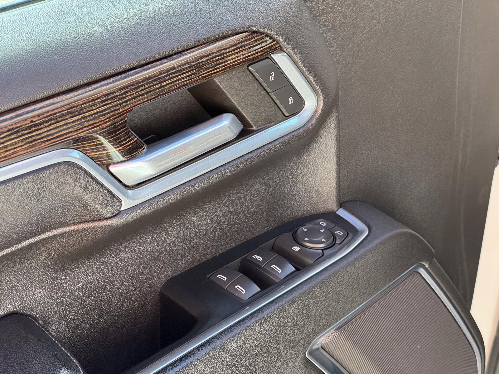 2023 Summit White GMC Sierra 1500 SLE 4X4 Truck