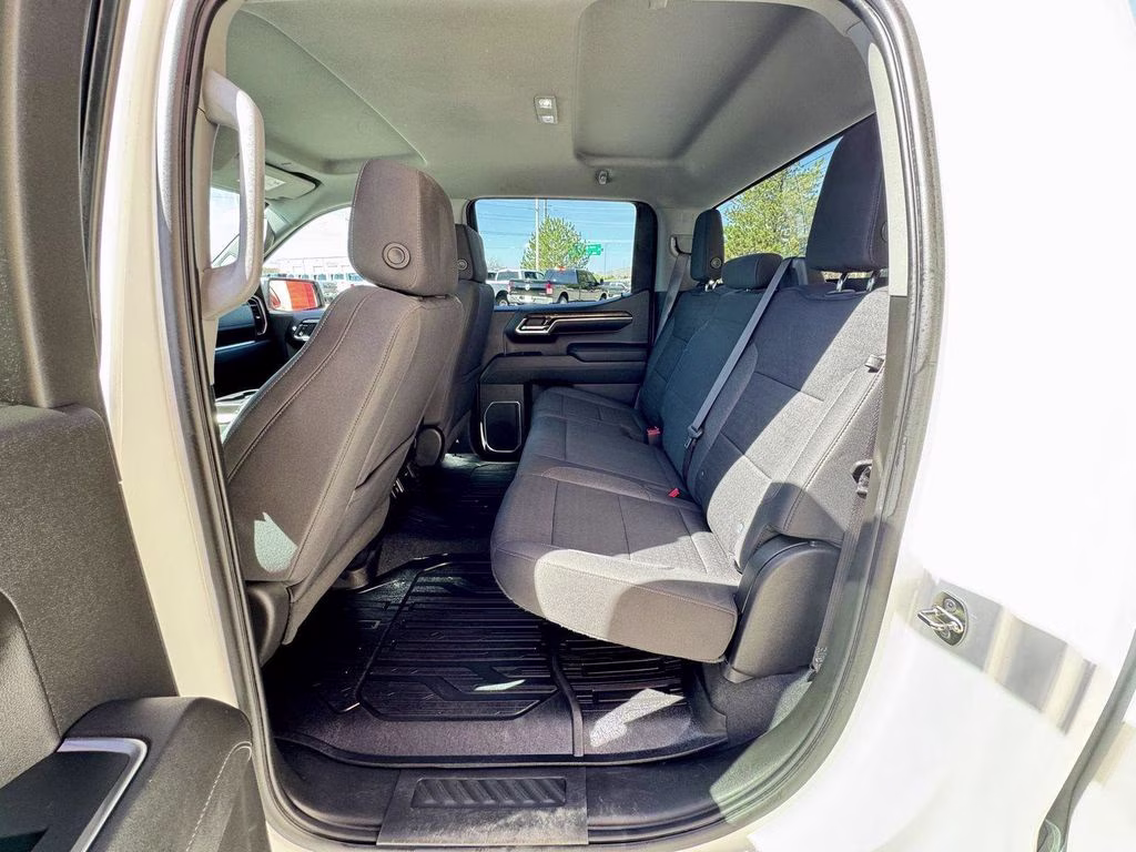 2023 Summit White GMC Sierra 1500 SLE 4X4 Truck