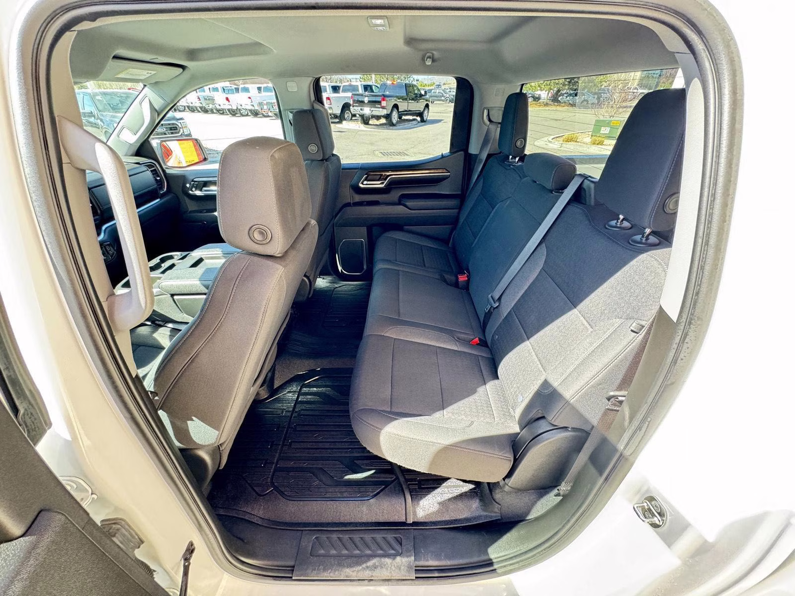 2023 Summit White GMC Sierra 1500 SLE 4X4 Truck