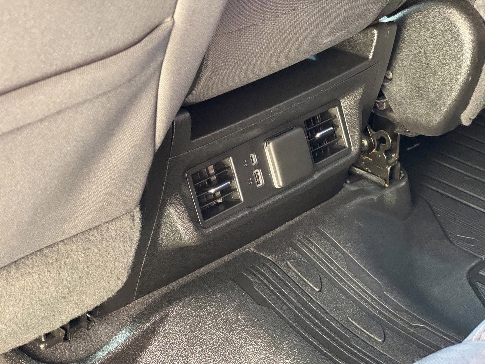 2023 Summit White GMC Sierra 1500 SLE 4X4 Truck