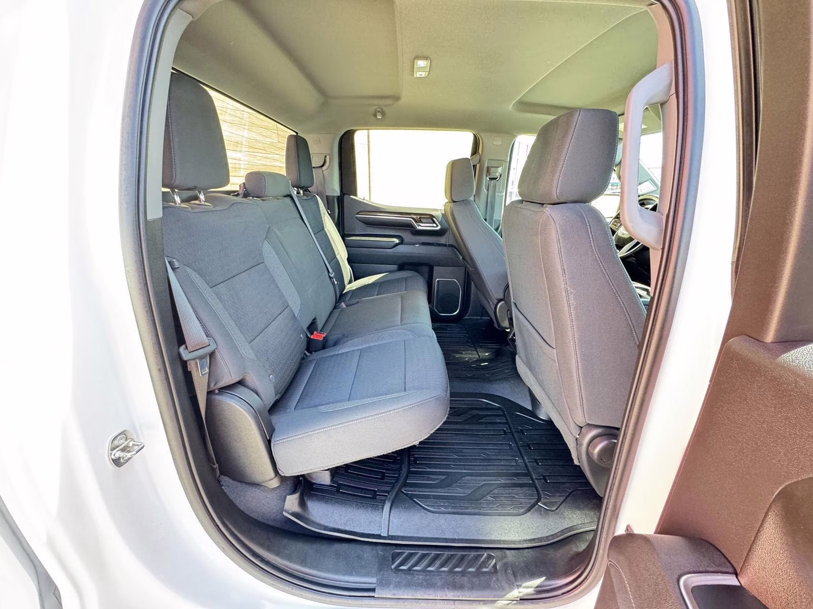 2023 Summit White GMC Sierra 1500 SLE 4X4 Truck