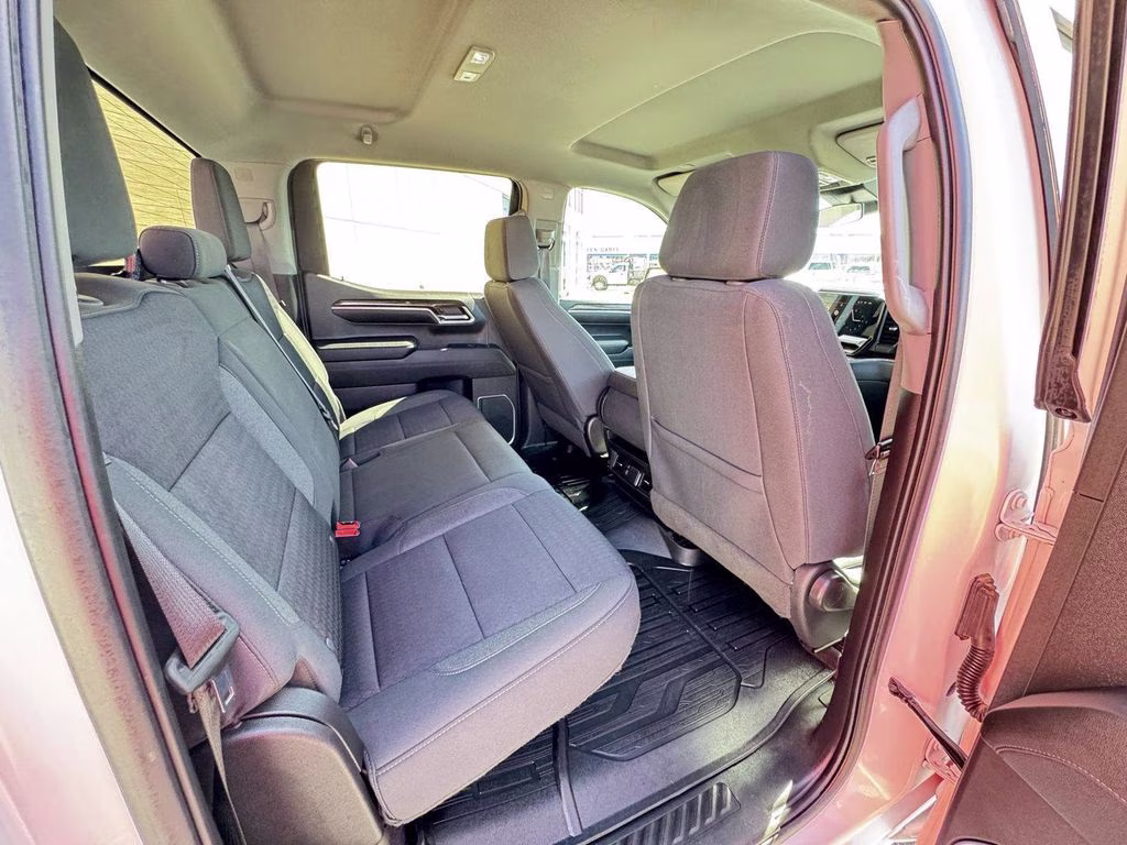2023 Summit White GMC Sierra 1500 SLE 4X4 Truck