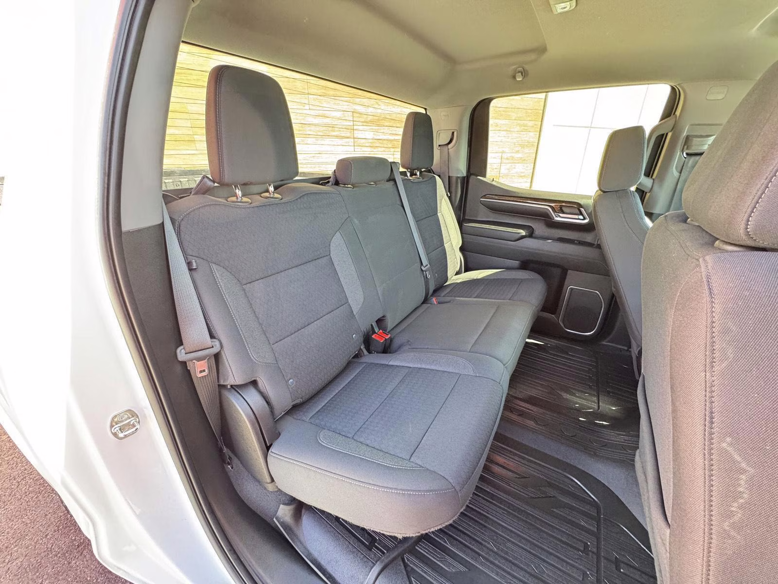 2023 Summit White GMC Sierra 1500 SLE 4X4 Truck