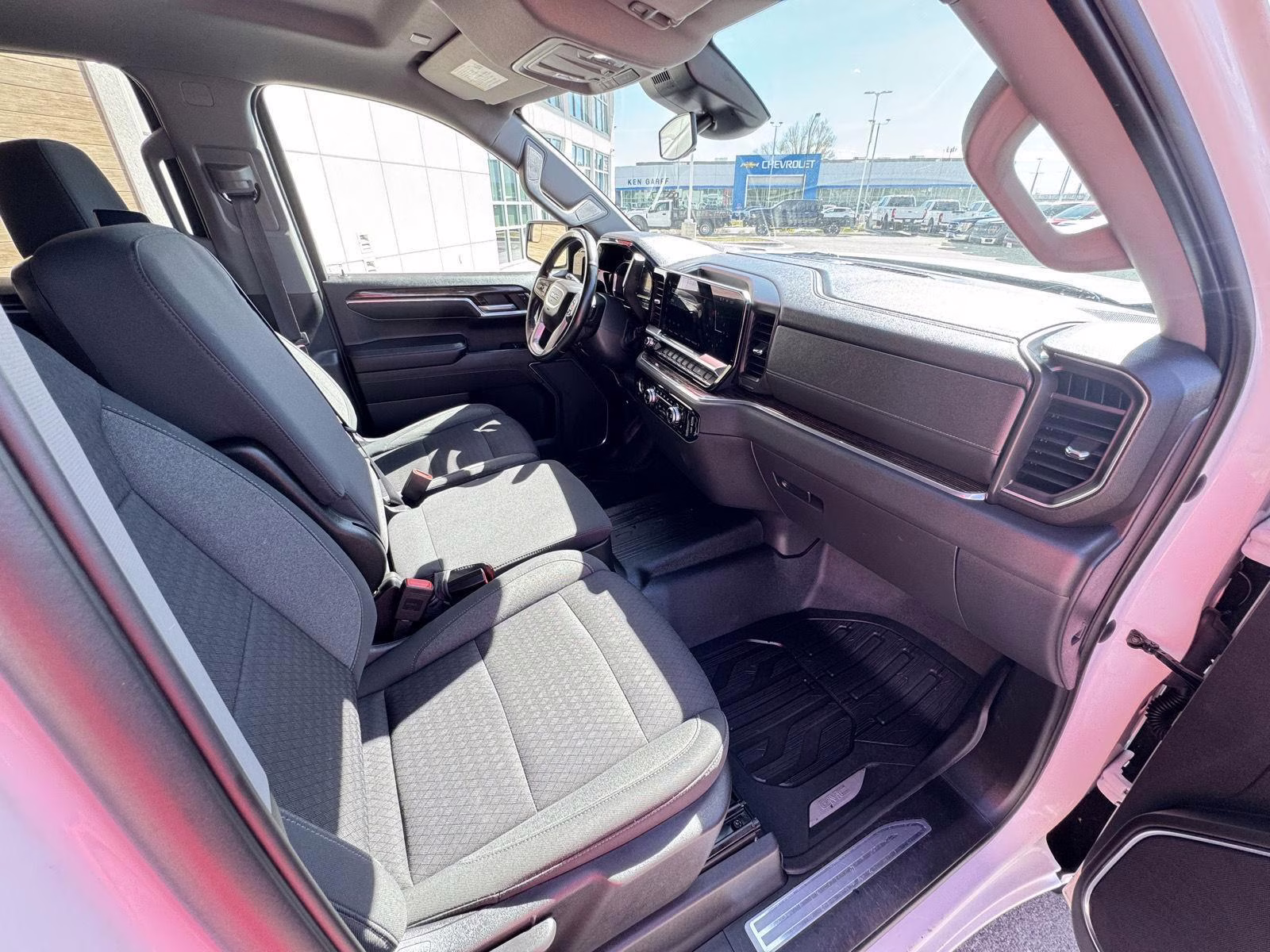 2023 Summit White GMC Sierra 1500 SLE 4X4 Truck