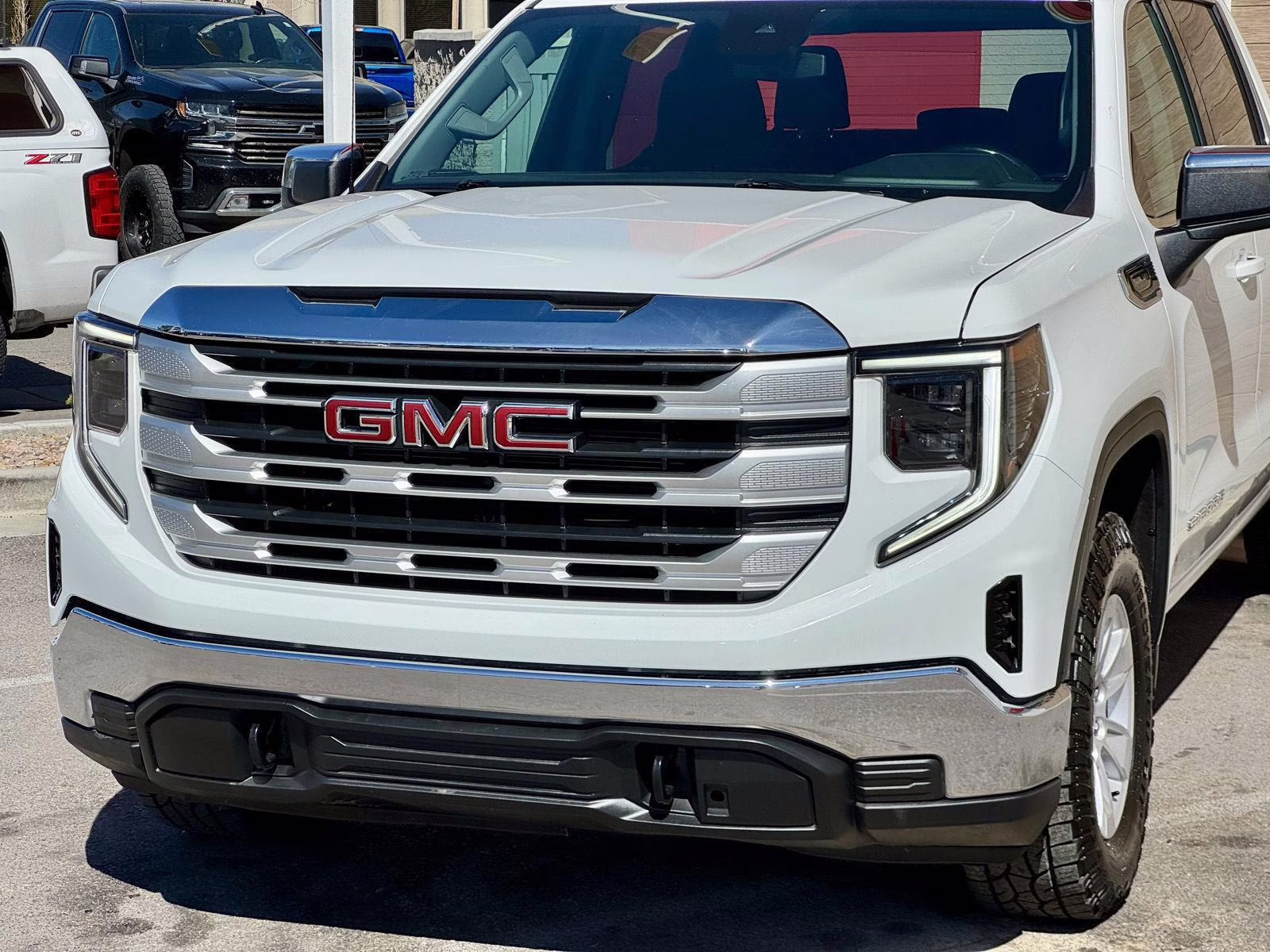 2023 Summit White GMC Sierra 1500 SLE 4X4 Truck