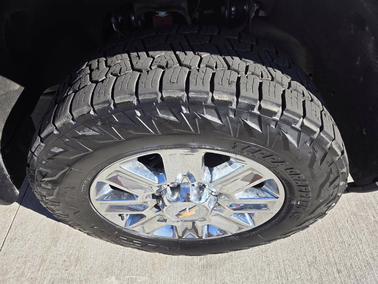 2024 Iridescent Pearl Tricoat Chevrolet Silverado 3500HD High Country 4X4 Truck