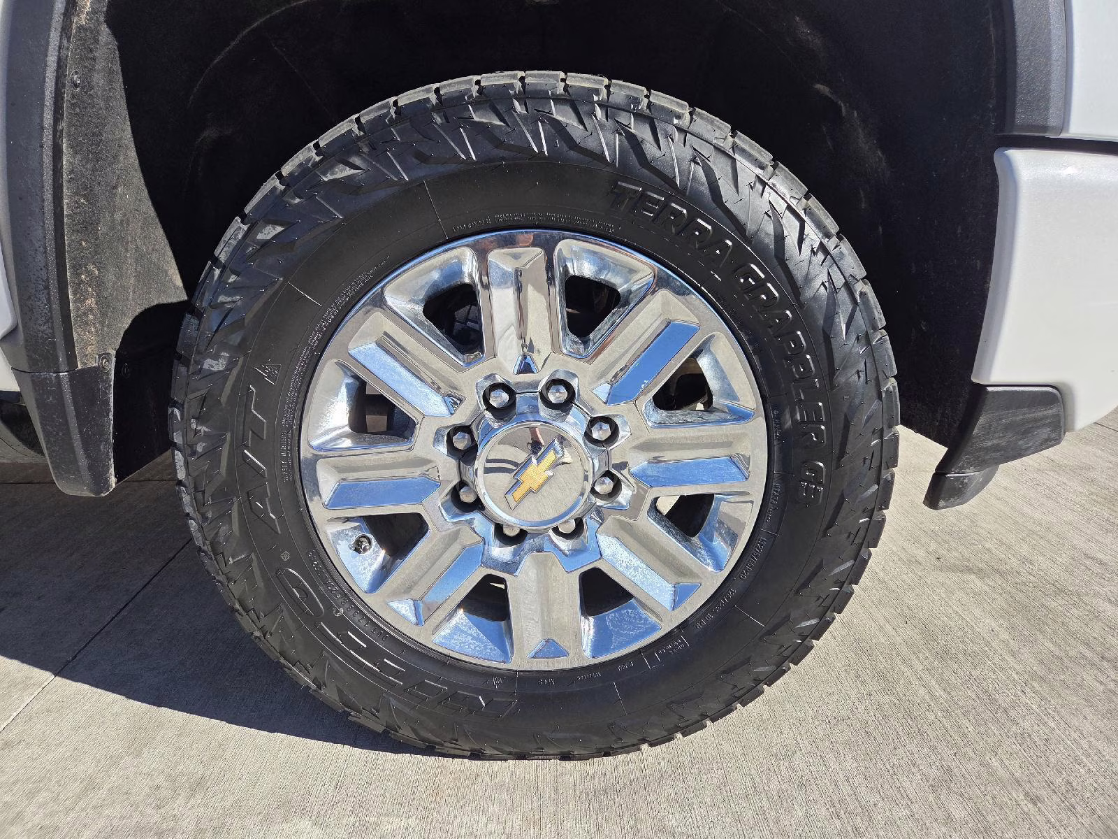 2024 Iridescent Pearl Tricoat Chevrolet Silverado 3500HD High Country 4X4 Truck