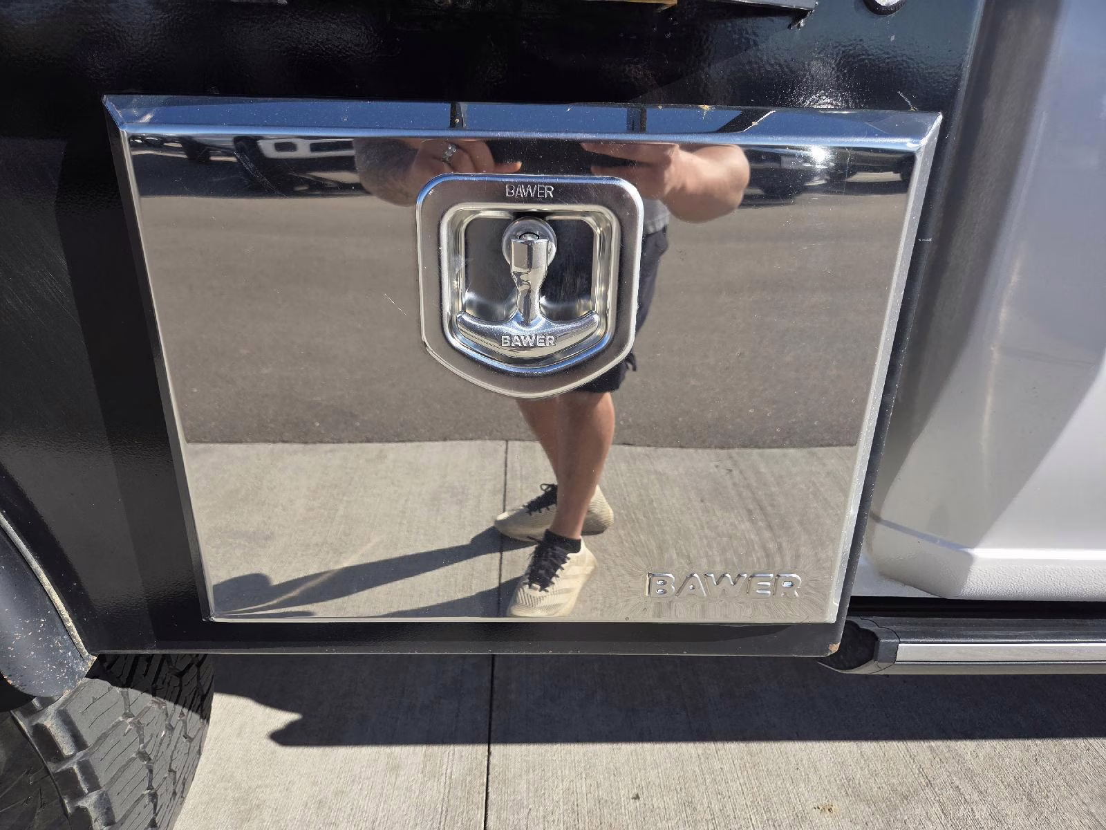 2024 Iridescent Pearl Tricoat Chevrolet Silverado 3500HD High Country 4X4 Truck