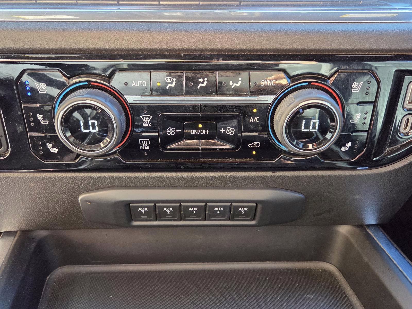 2024 Iridescent Pearl Tricoat Chevrolet Silverado 3500HD High Country 4X4 Truck