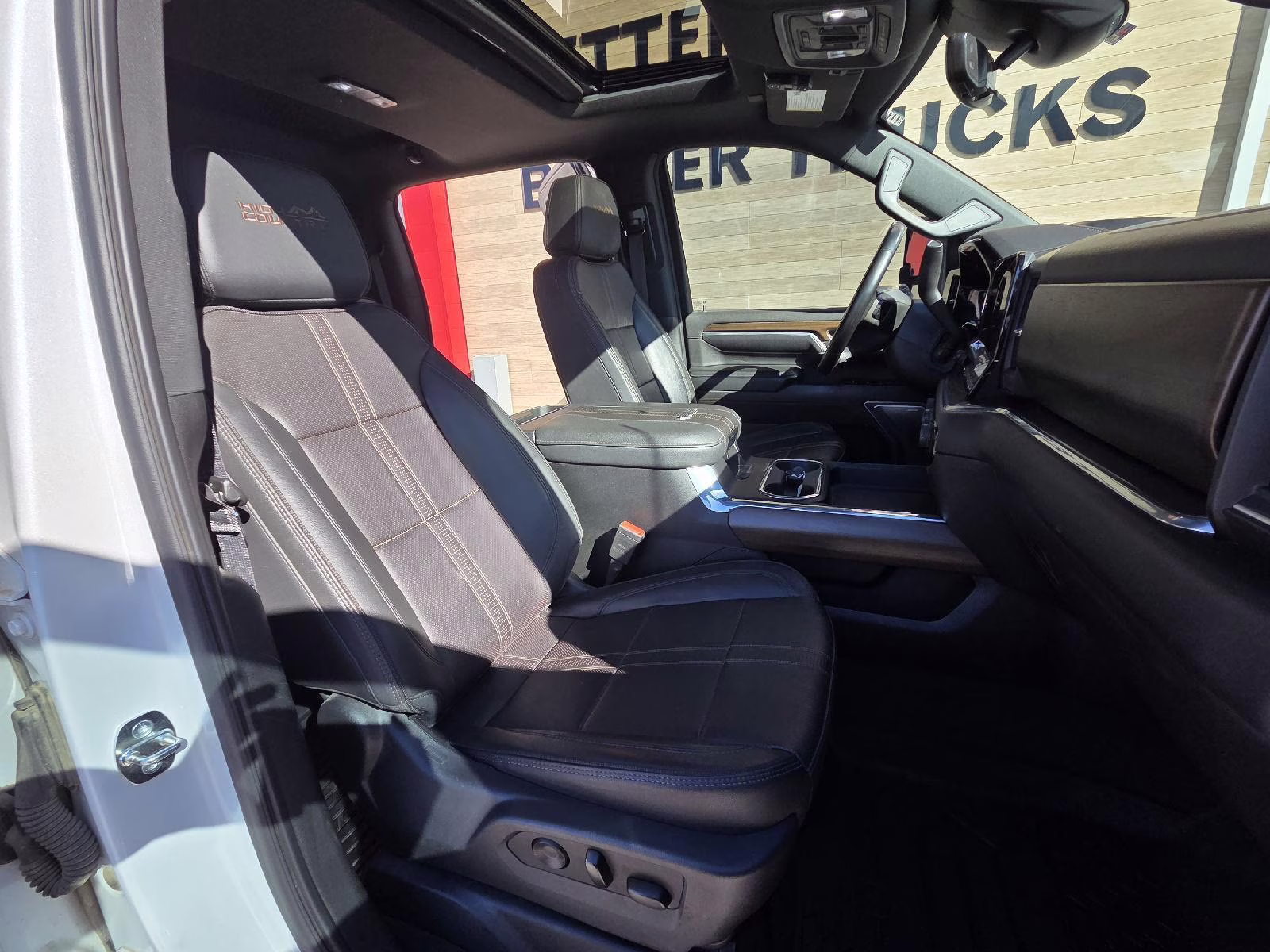 2024 Iridescent Pearl Tricoat Chevrolet Silverado 3500HD High Country 4X4 Truck