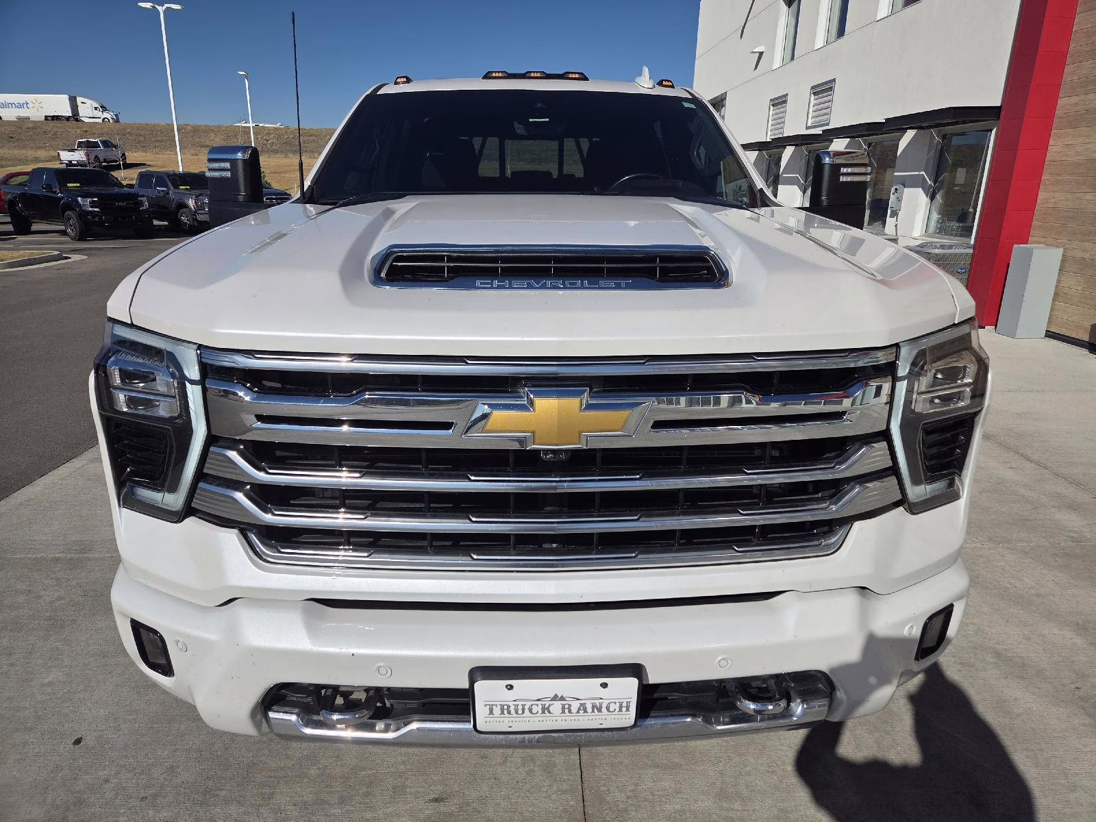 2024 Iridescent Pearl Tricoat Chevrolet Silverado 3500HD High Country 4X4 Truck