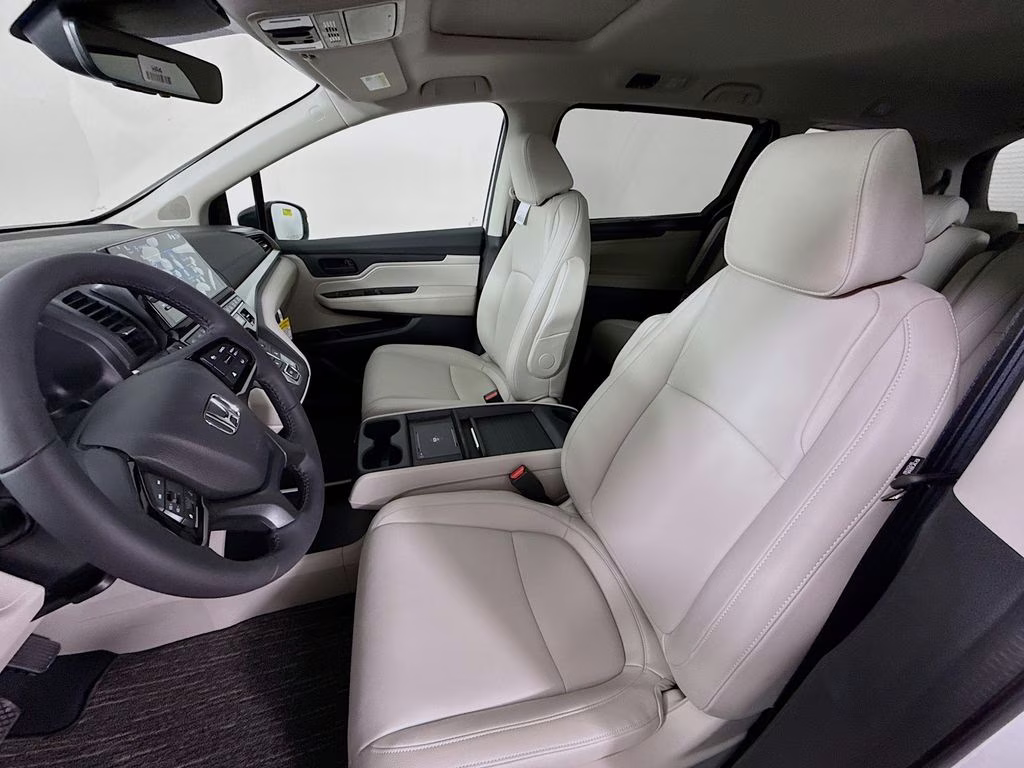 2026 Platinum White Pearl Honda Odyssey EX-L FWD Van