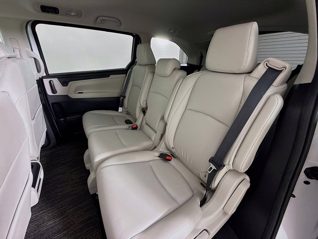 2026 Platinum White Pearl Honda Odyssey EX-L FWD Van