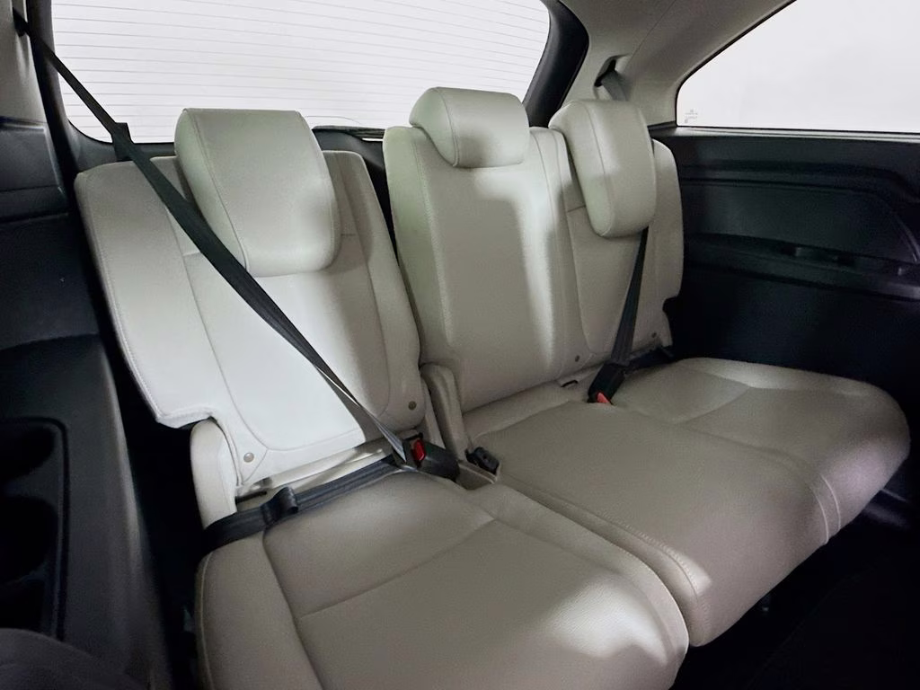 2026 Platinum White Pearl Honda Odyssey EX-L FWD Van