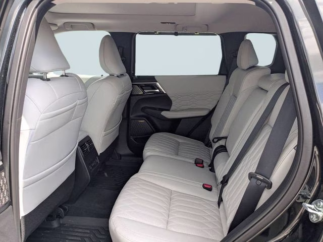 2025 Black Diamond/Alloy Silver Roof Mitsubishi Outlander Platinum Edition AWD SUV