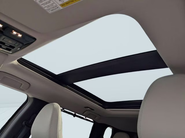 2025 Black Diamond/Alloy Silver Roof Mitsubishi Outlander Platinum Edition AWD SUV