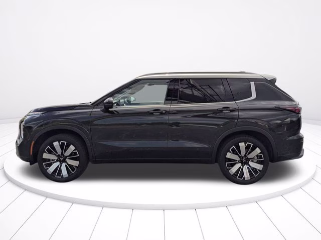 2025 Black Diamond/Alloy Silver Roof Mitsubishi Outlander Platinum Edition AWD SUV