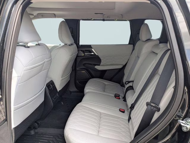 2025 Black Diamond/Alloy Silver Roof Mitsubishi Outlander Platinum Edition AWD SUV