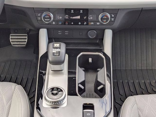 2025 Black Diamond/Alloy Silver Roof Mitsubishi Outlander Platinum Edition AWD SUV