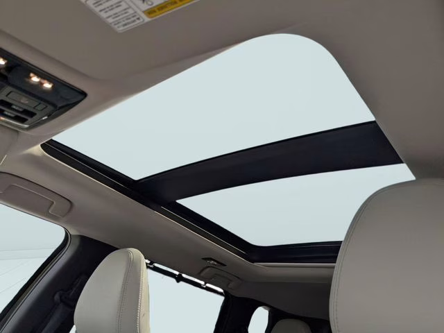 2025 Black Diamond/Alloy Silver Roof Mitsubishi Outlander Platinum Edition AWD SUV