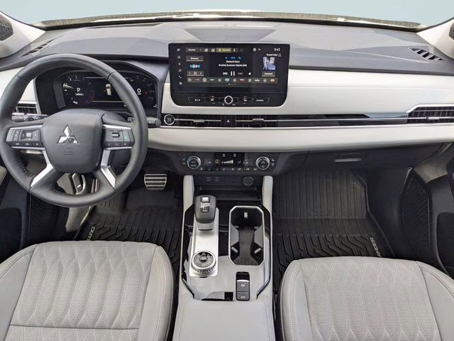 2025 Black Diamond/Alloy Silver Roof Mitsubishi Outlander Platinum Edition AWD SUV