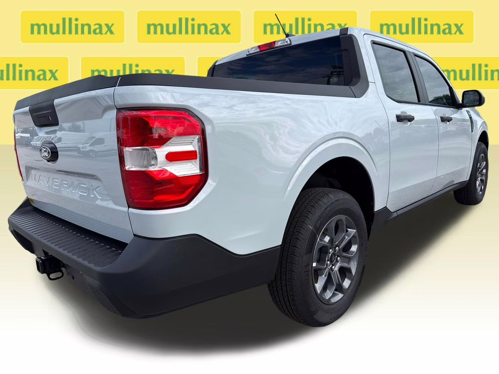 2026 Space White Metallic Ford Maverick XLT FWD Truck