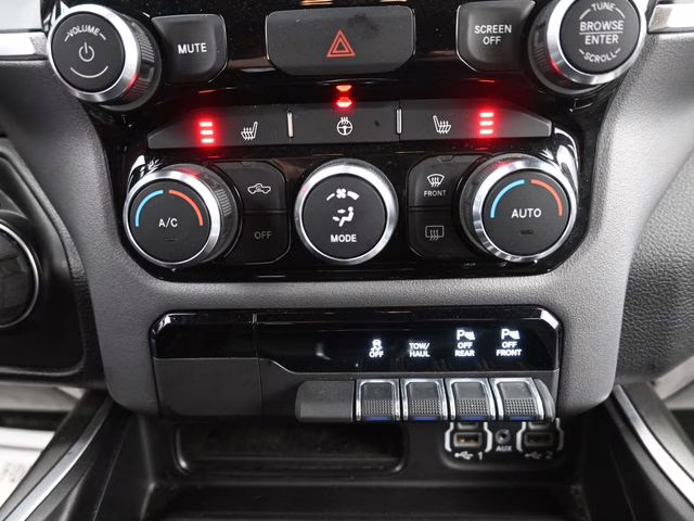 2022 Diamond Black Crystal Pearlcoat Ram 1500 Big Horn/Lone Star 4X4 Truck