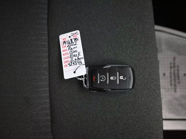 2022 Diamond Black Crystal Pearlcoat Ram 1500 Big Horn/Lone Star 4X4 Truck