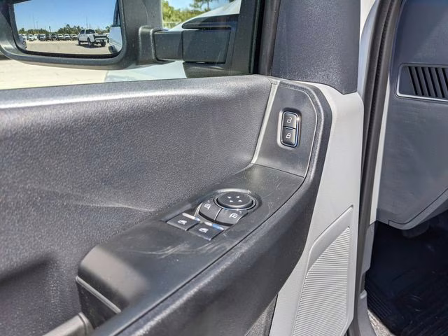 2026 Oxford White Ford Super Duty F-350 DRW XL 4X4 Chassis