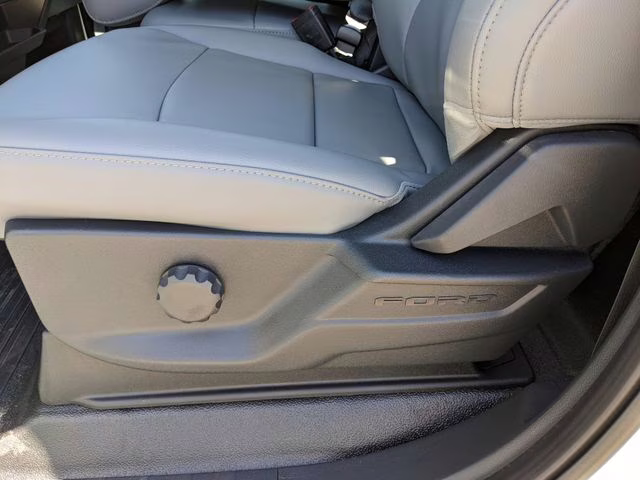 2026 Oxford White Ford Super Duty F-350 DRW XL 4X4 Chassis