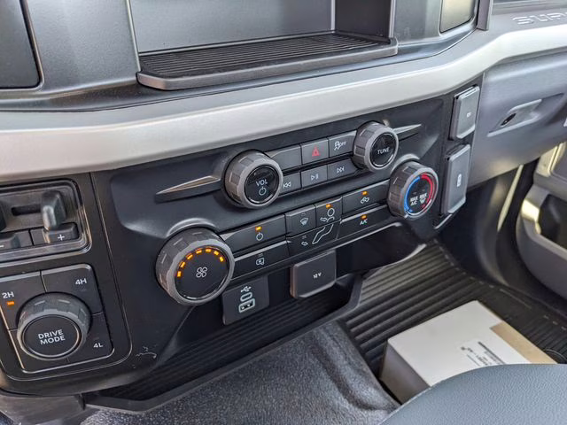 2026 Oxford White Ford Super Duty F-350 DRW XL 4X4 Chassis