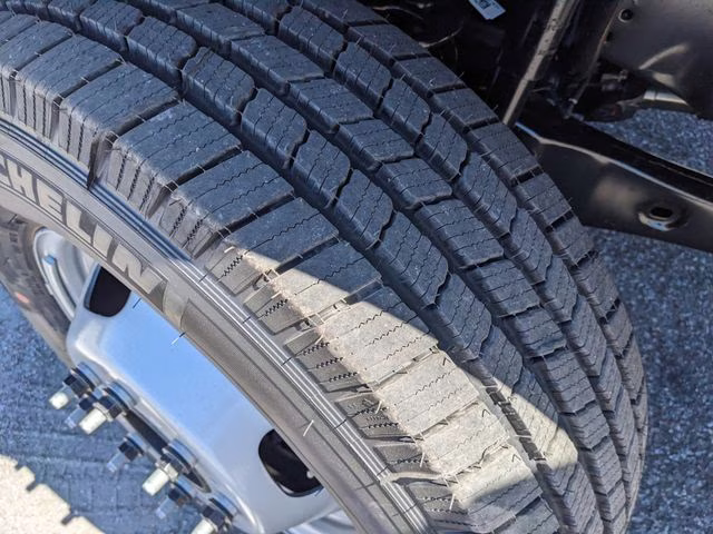 2026 Oxford White Ford Super Duty F-350 DRW XL 4X4 Chassis