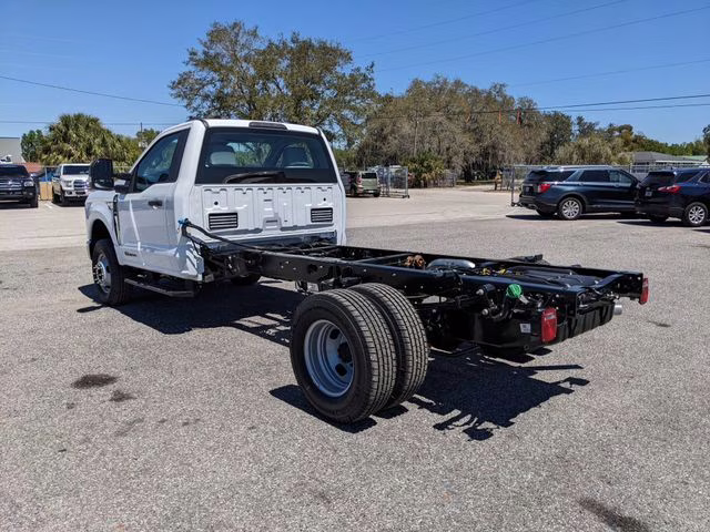 2026 Oxford White Ford Super Duty F-350 DRW XL 4X4 Chassis