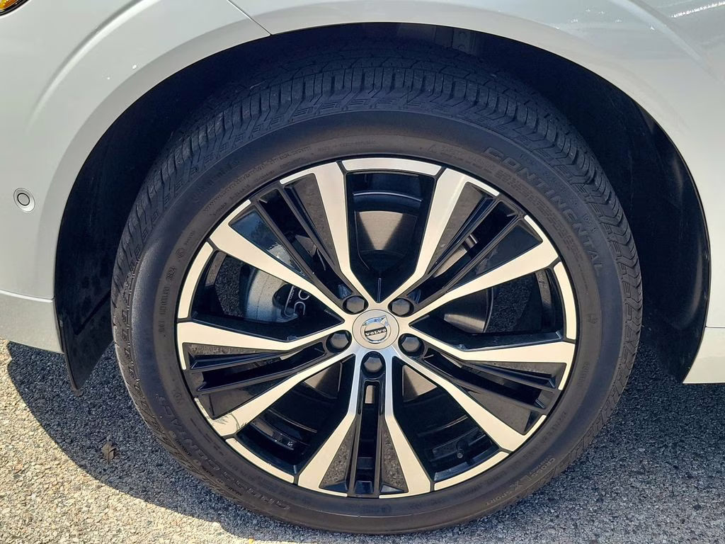 2024 Crystal White Metallic Volvo XC60 Plus Dark Theme AWD SUV