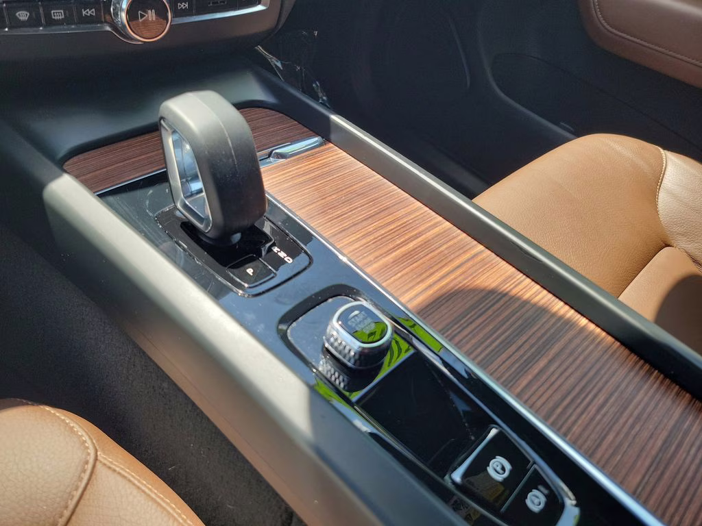 2024 Crystal White Metallic Volvo XC60 Plus Dark Theme AWD SUV