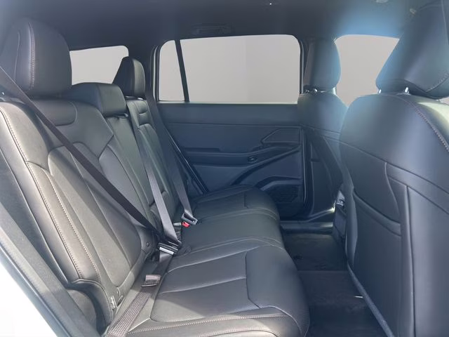 2026 Bright White Clearcoat Jeep Cherokee Limited 4X4 SUV