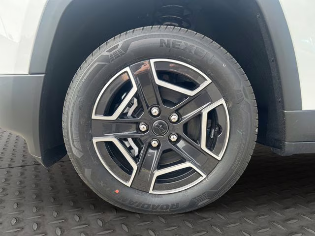 2026 Bright White Clearcoat Jeep Cherokee Limited 4X4 SUV