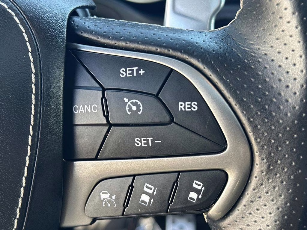 2017 Diamond Black Crystal Pearlcoat Jeep Grand Cherokee SRT 4X4 SUV