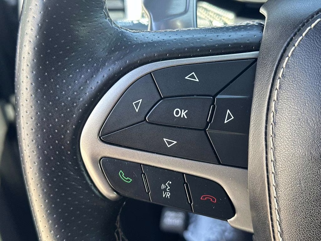 2017 Diamond Black Crystal Pearlcoat Jeep Grand Cherokee SRT 4X4 SUV