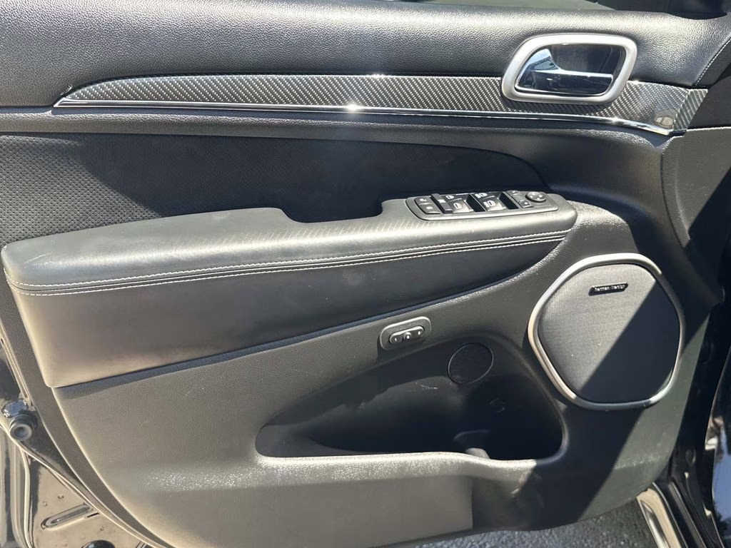 2017 Diamond Black Crystal Pearlcoat Jeep Grand Cherokee SRT 4X4 SUV